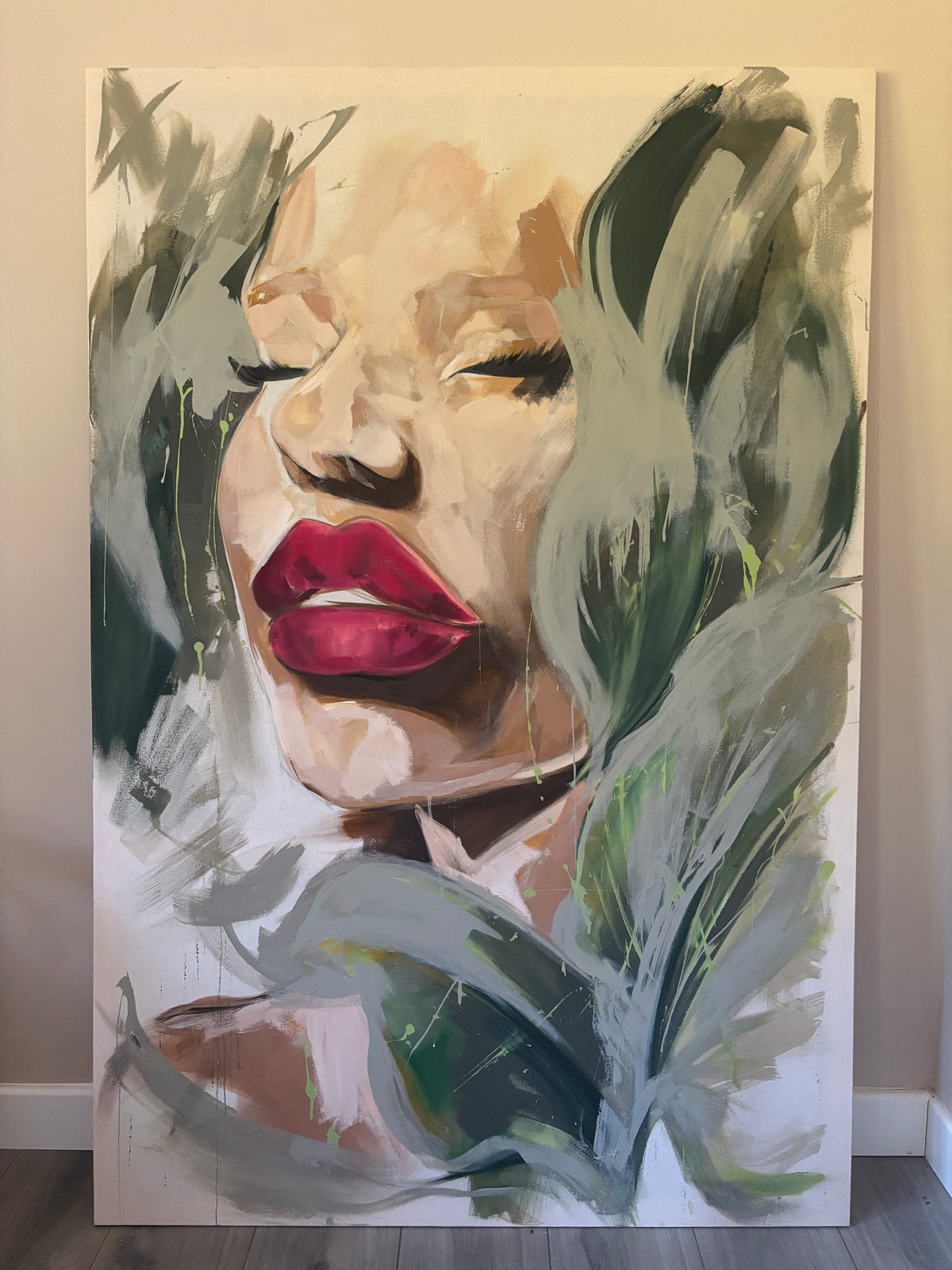 Abstract painting of a face with red lips on a light background. Hand painted piece on canvas of a female face with leaf like gestural brush strokes.Bespoke artwork
Commissioned artwork
Custom Artwork
Custom painting for home
Hand painted wall art
Large original paintings for living room
Large statement artwork
Bespoke abstract art
Bespoke art for interiors
Original paintings for living room
Original art for interiors
Custom artwork for interior designers
Luxury wall art for interiors
Artwork for interiors
