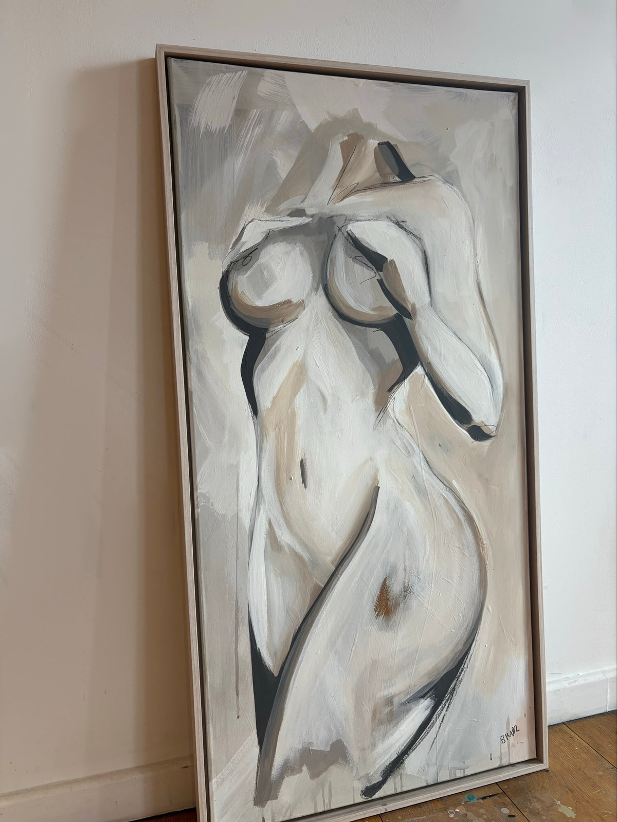 Abstract painting of a nude figure in a neutral color palette on a plain wall.Neutral contemporary abstract large figurative painting.
Bespoke artwork
Commissioned artwork
Custom Artwork
Custom painting for home
Hand painted wall art
Large original paintings for living room
Large statement artwork
Bespoke abstract art
Bespoke art for interiors
Original paintings for living room
Original art for interiors
Custom artwork for interior designers
Luxury wall art for interiors
Artwork for interior Designers
